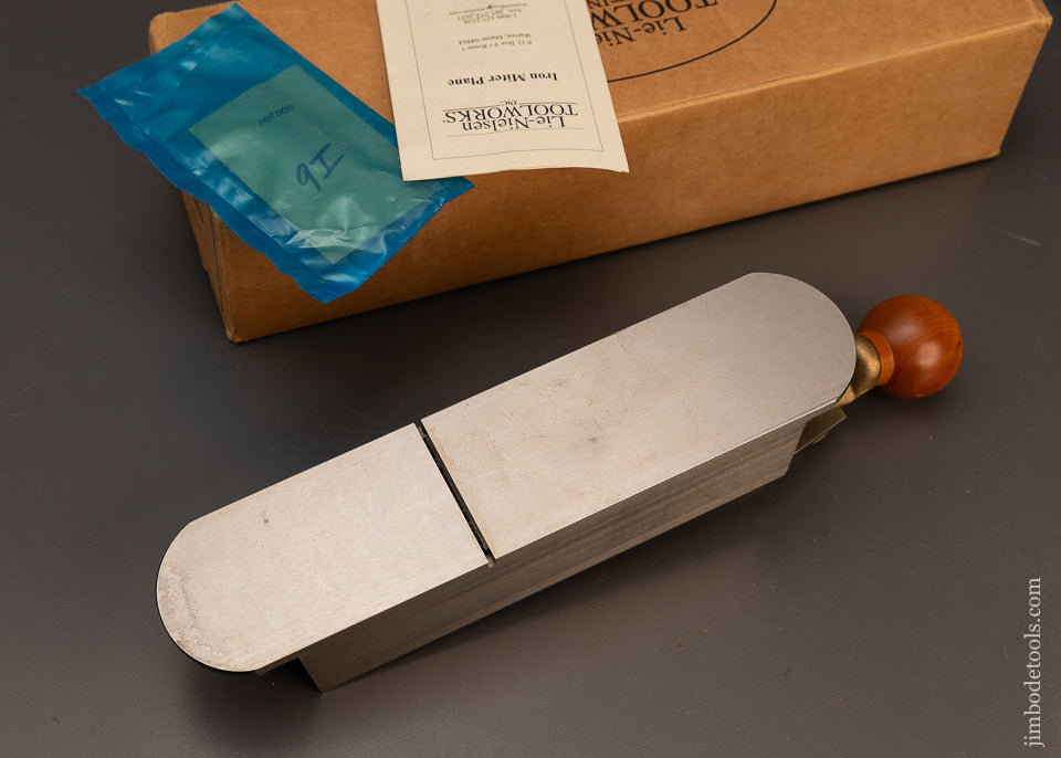LIE-NIELSEN-No.-9-Discontinued-Miter-Plane-with-Hot-Dog-Near-Mint-in-Box-120257-AS-OF-APR-1