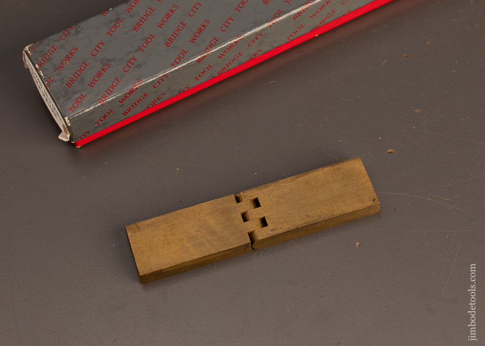 BRIDGE-CITY-TOOL-WORKS-SS-2-Saddle-Square-Mint-in-Box-120389