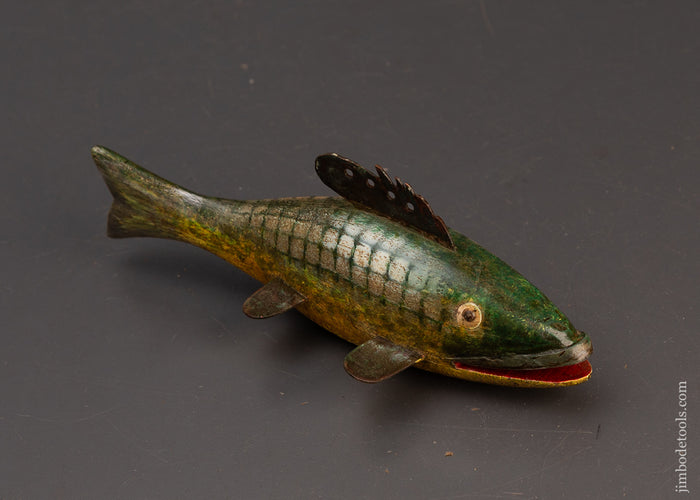 Pretty-Hand-Carved-Fish-Decoy-by-ROB’T-LINDNER-120451
