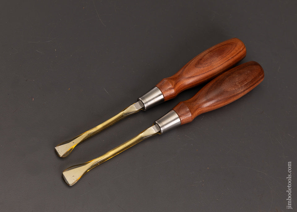 Dead-Mint-Pair-of-Right-&-Left-BRIDGE-CITY-TOOL-WORKS-Fish-Tail-Paring-Chisels-with-Rosewood-Handles-3/8-&-1/2-Inch-120641