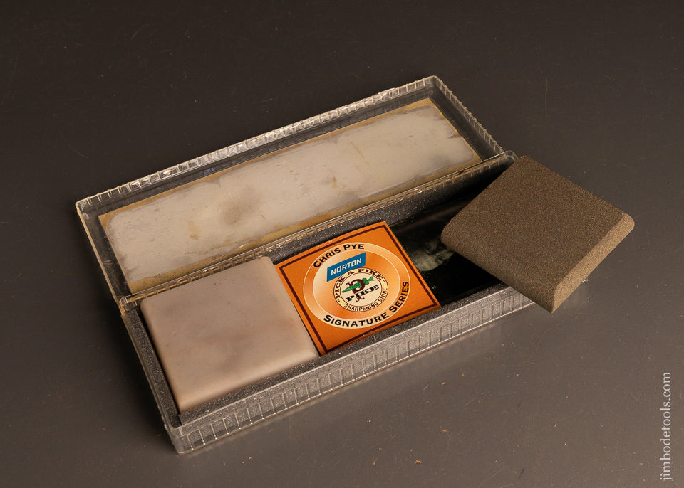 Near-Mint-in-Box-Pair-of-CHRIS-PYE-Honing-Stones-for-Carving-Tools-120655