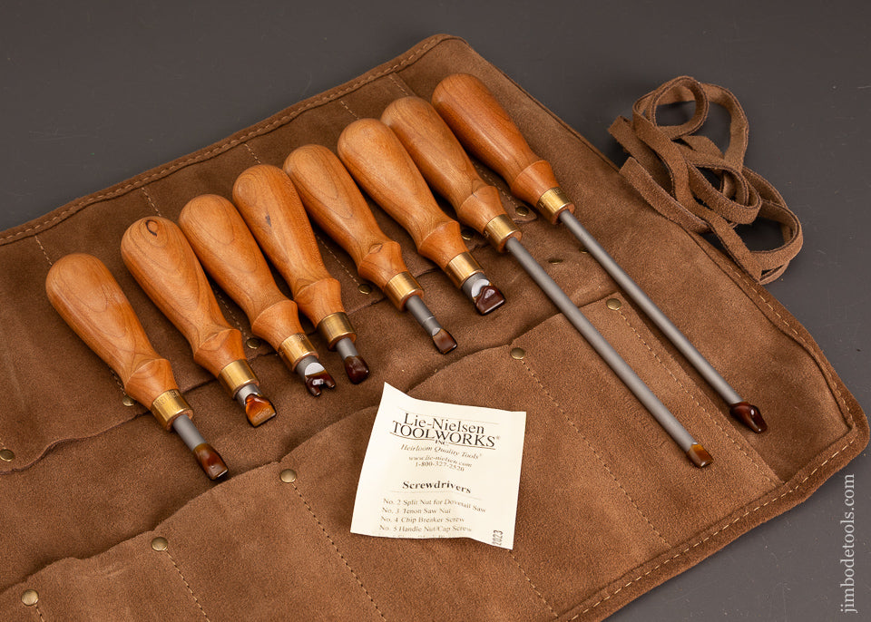 Magnificent-Set-of-8-LIE-NIELSEN-Screwdrivers-in-Leather-Roll-120716