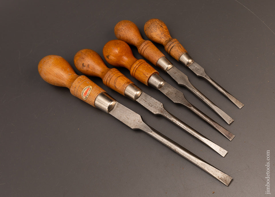 Fine-Set-of-5-English-Beech-Handled-Cabinet-Maker’s-Screwdrivers-120739