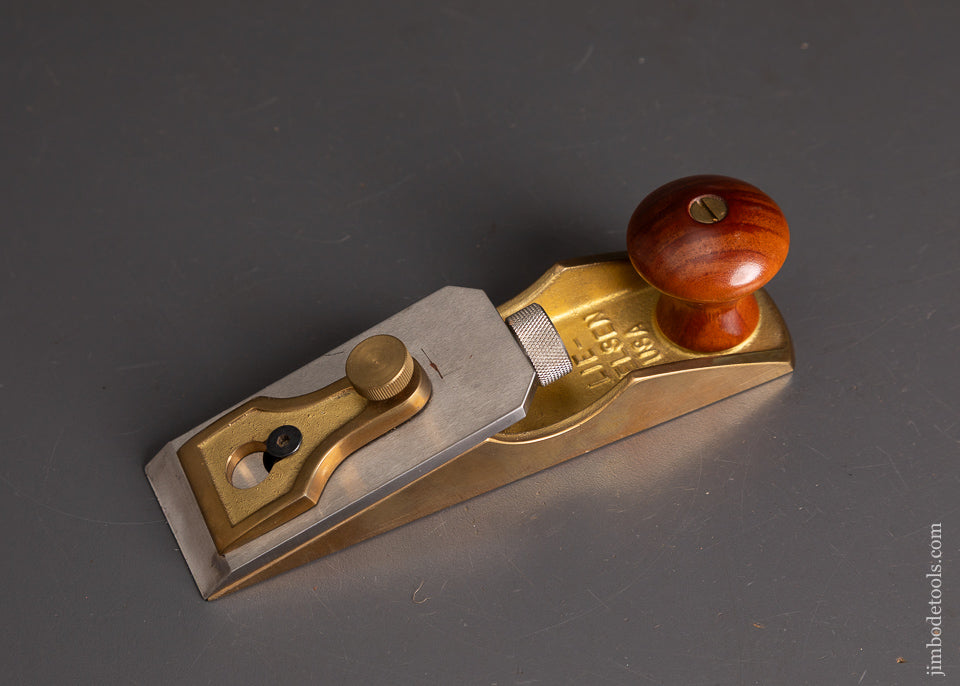 LIE-NIELSEN-No.-97-1/2-Bronze-Chisel-Plane-121128