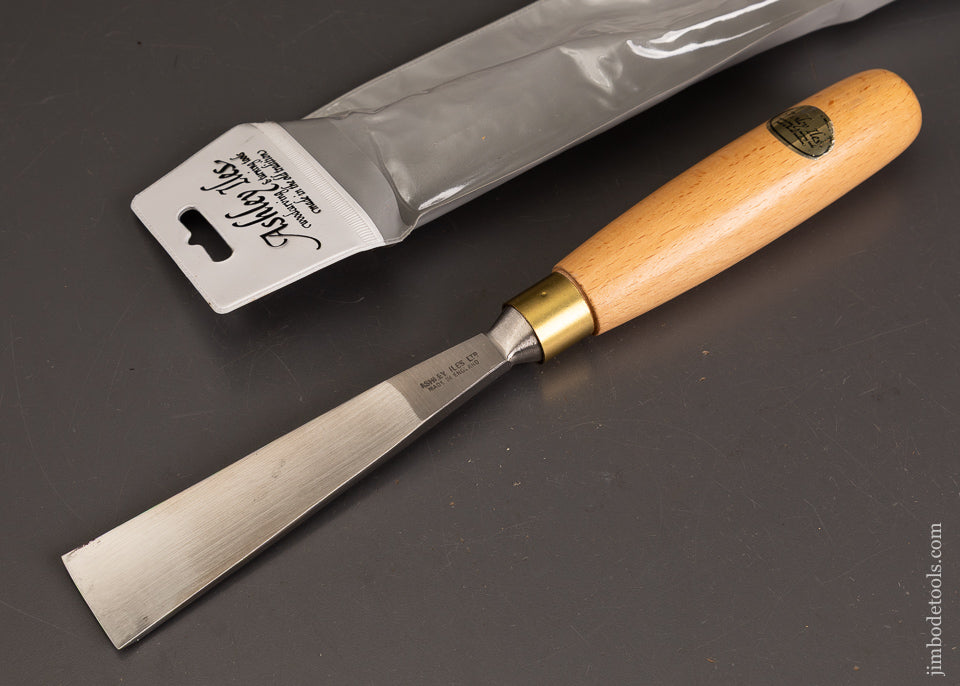 FAT-1-1/2-Inch-ASHLEY-ILES-No.-3-Carving-Gouge-121156