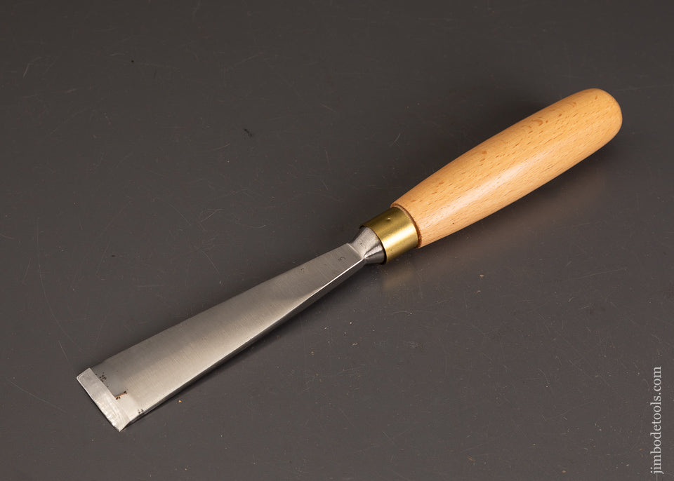 FAT-1-1/2-Inch-ASHLEY-ILES-No.-3-Carving-Gouge-121156