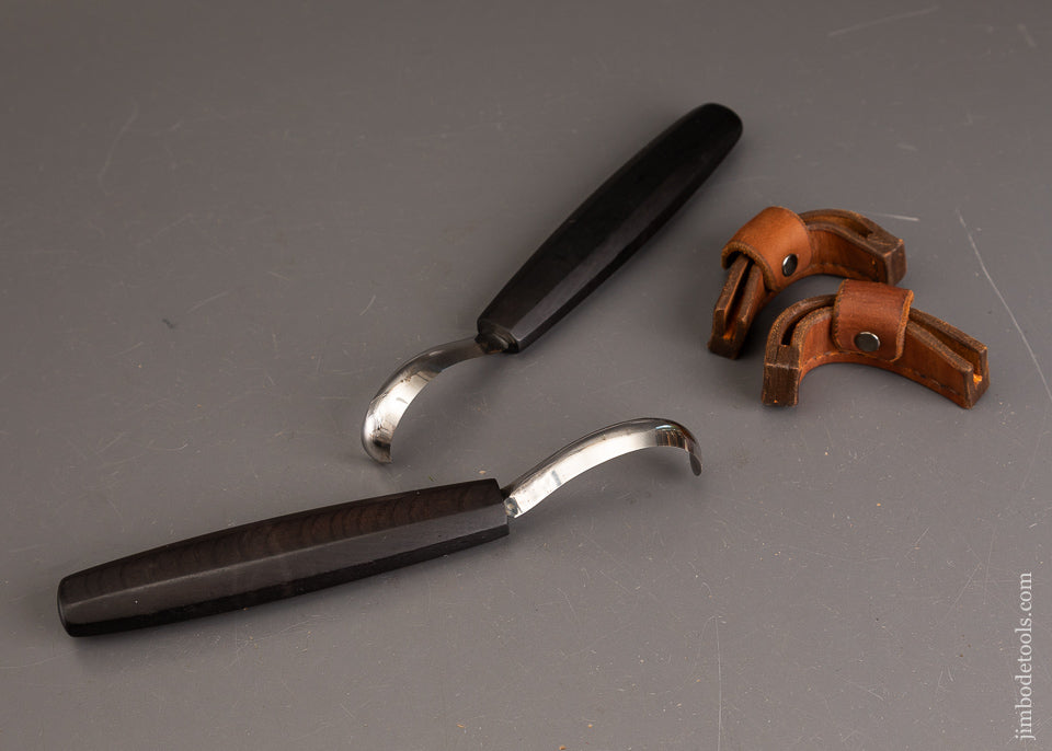 Mint-Pair-WOODSMITH’S-FINEST”-All-Around-Hook-Knives-121206