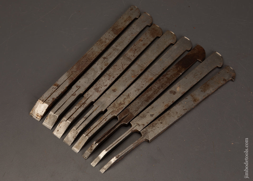 Graduated-Set-of-8-MOULSON-BROS.-Plow-Plane-Irons-121567