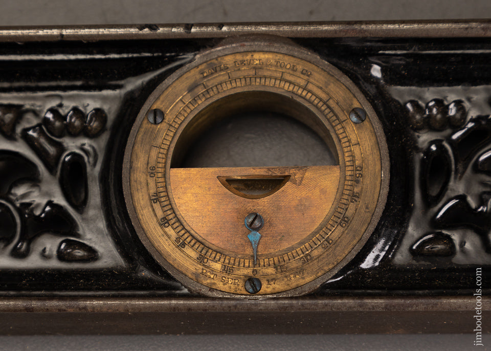 Amazing-DAVIS-NO.-1-Ornate-7-Inch-Iron-Level-Near-Mint-in-Box-121601G-AS-OF-JULY-31
