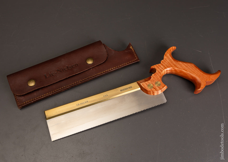 Discontinued-Tiger-Maple-LIE-NIELSEN-Progressive-Pitch-Brass-Back-Dovetail-Saw-with-Sheath-121617