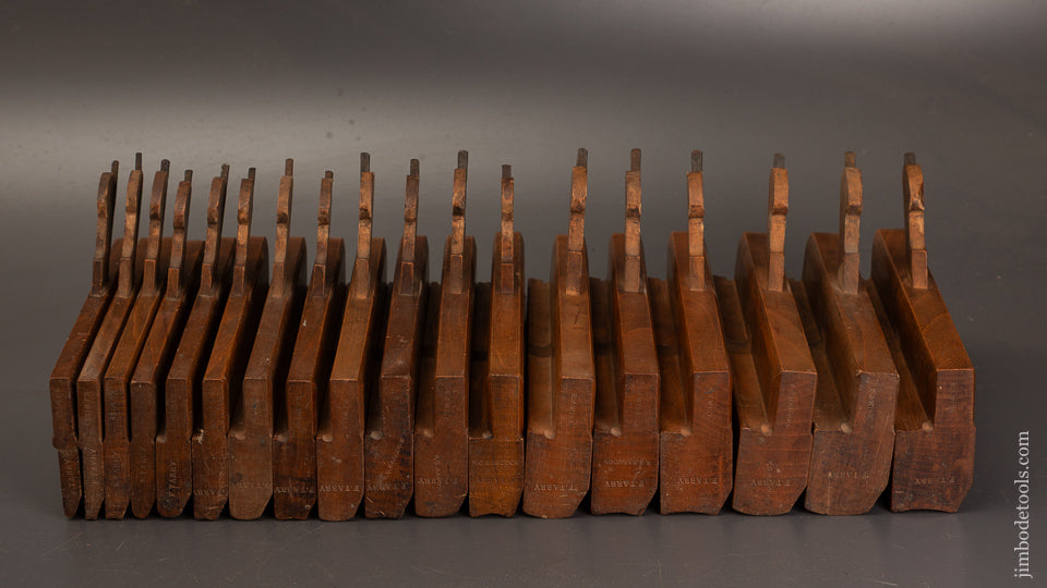 Excellent-Complete-Set-of-18-Hollow-&-Round-Moulding-Planes-SKEWED!-121756-AS-OF-AUG-17