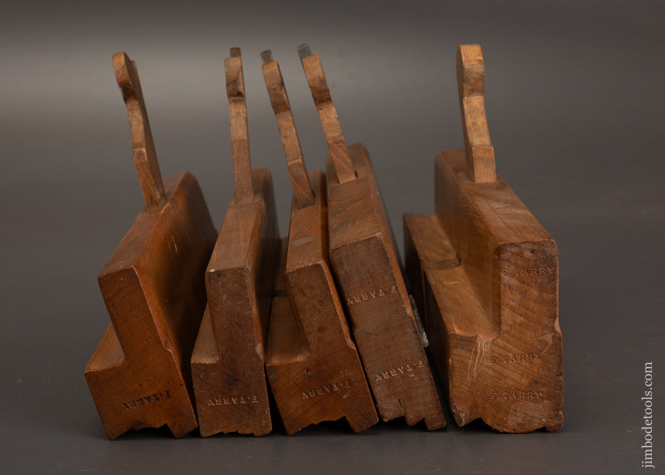 Fine-Clean-Set-of-5-Wooden-Moulding-Planes-121784