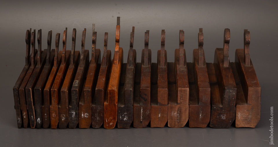 Complete-Working-Set-of-18-Hollows-&-Rounds-Molding-Planes-2-18-EVENS-122343