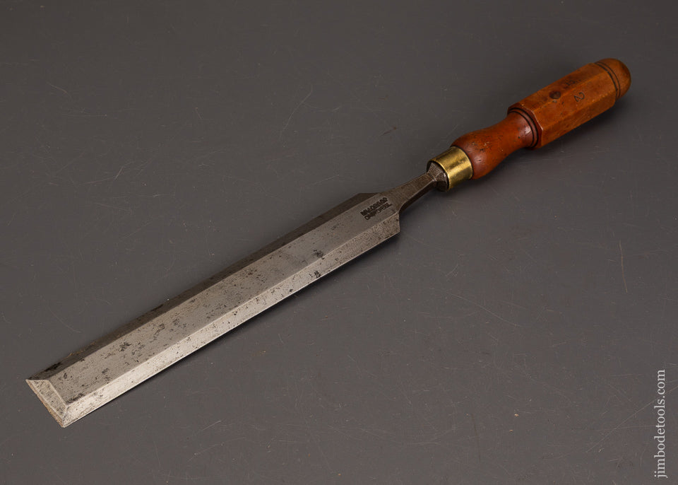 Fabulous-1-1/2-Inch-Bevel-Edge-Paring-Chisel-with-Boxwood-Handle-BRADES-&-CO.-122398