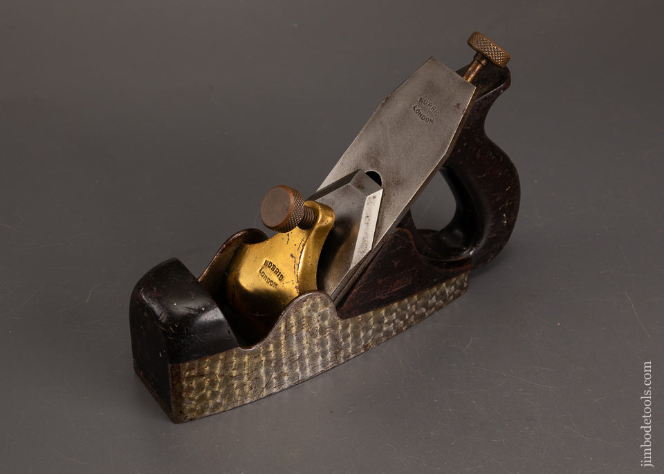 Extra-Fine-NORRIS-A5-Infill-Smooth-Plane-with-Original-Engine-Turned Sides-&-Patent-Adjuster-122410