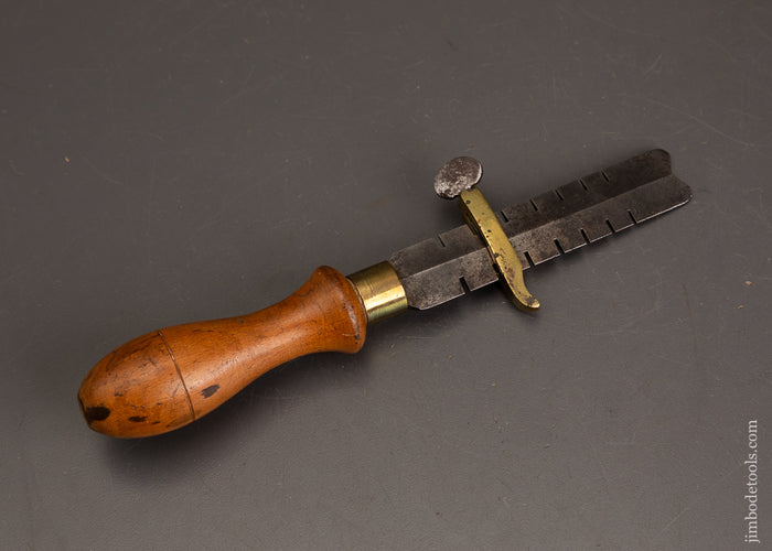 Pretty-English-Saw-Wrest-with-Brass-Stop-122452