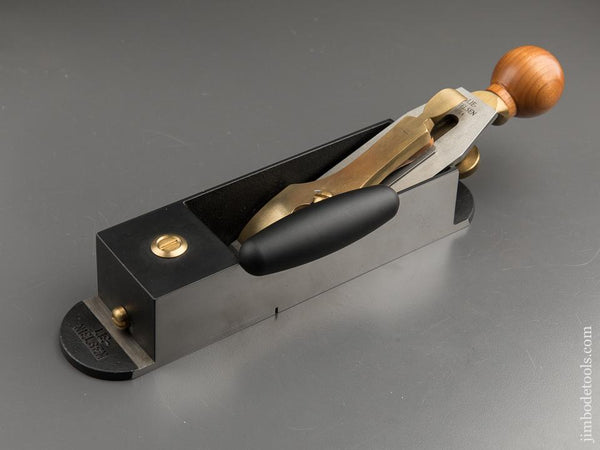 Outstanding! LIE-NIELSEN No. 9 Mitre Plane with Hot Dog - 88247