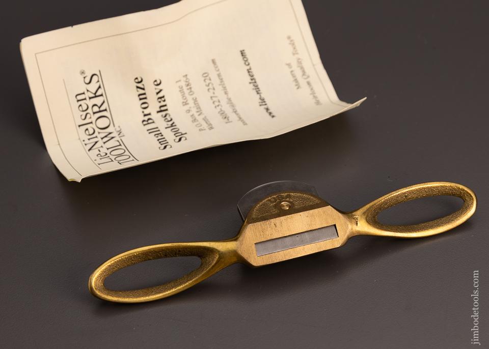 Mint LIE-NIELSEN Small Spokeshave Flat Bottom - 97704