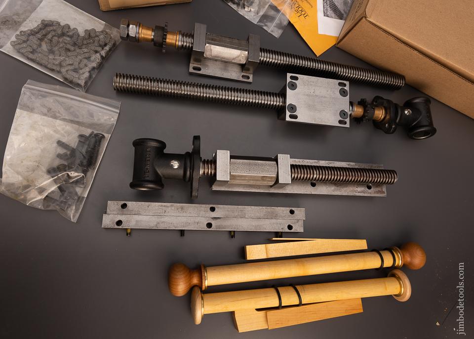 LIE NIELSEN TOOL WORKS Twin Screw Chain Drive Vise & Standard Tail Vise in Original Boxes -100208