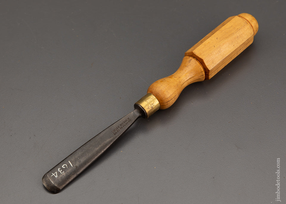 3/4 Inch No. 4 Sweep Boxwood Handle Gouge B. ADDIS - 101789