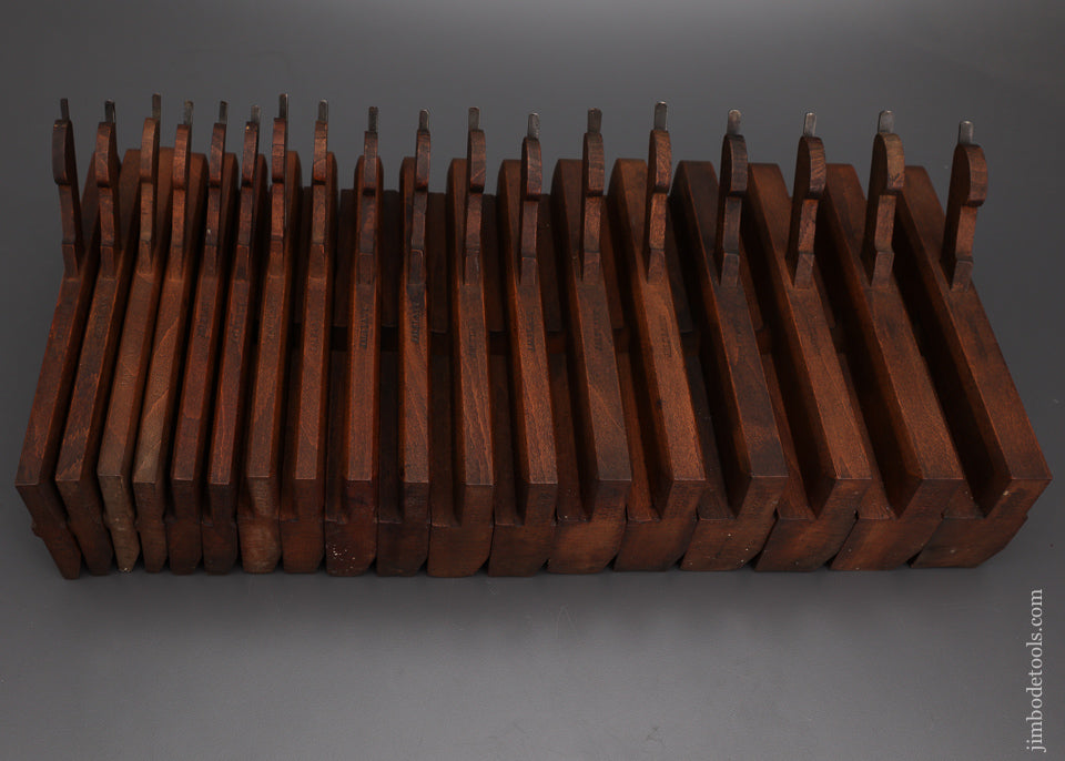  EXTRA FINE Set of Eighteen Hollows & Rounds Moulding Planes by GRIFFITHS NORWICH circa 1803-1958 - 102115