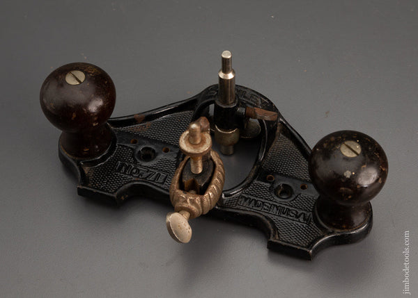 Extra Fine STANLEY No. 71 Router Plane with Rosewood Knobs - 102499