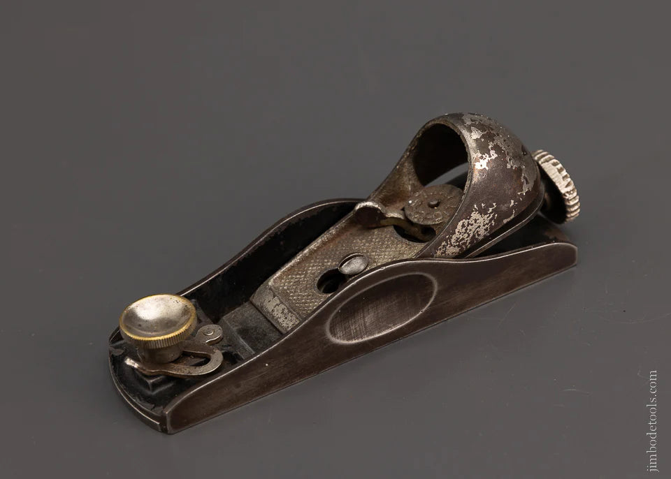 Fine STANLEY No. 60 Low Angle Block Plane with Adjustable Mouth - 102850