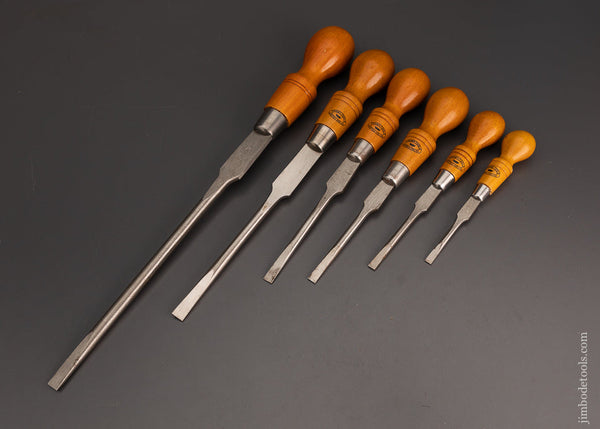 Mint Set of 6 English Beech Cabinet Maker’s Screwdrivers - 102877