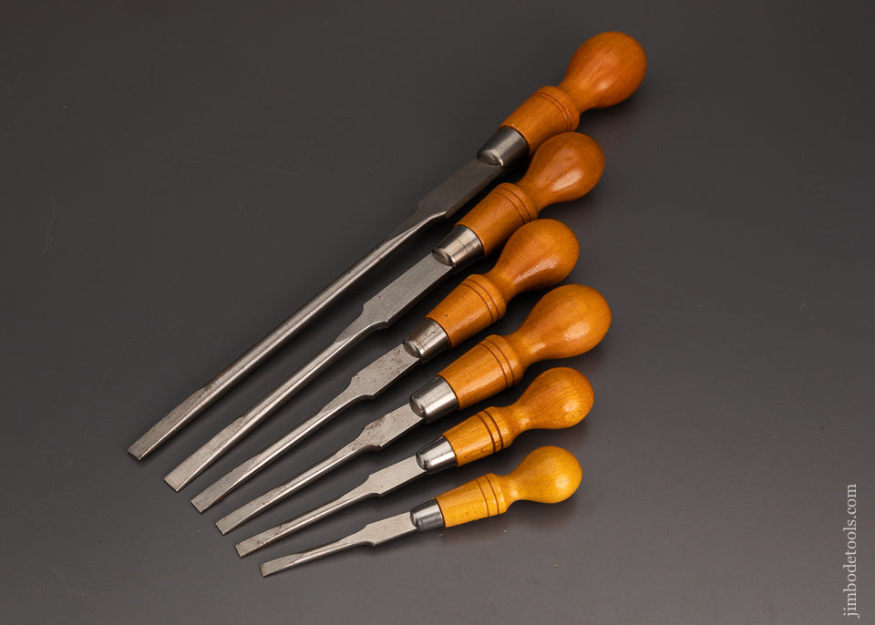 Mint Set of 6 English Beech Cabinet Maker’s Screwdrivers - 102877