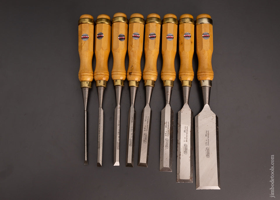 Mint Unused Boxwood Handle Set of 8 Chisels by FREUD - 103385
