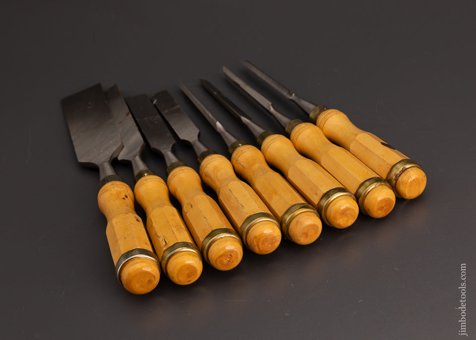 Mint Unused Boxwood Handle Set of 8 Chisels by FREUD - 103385
