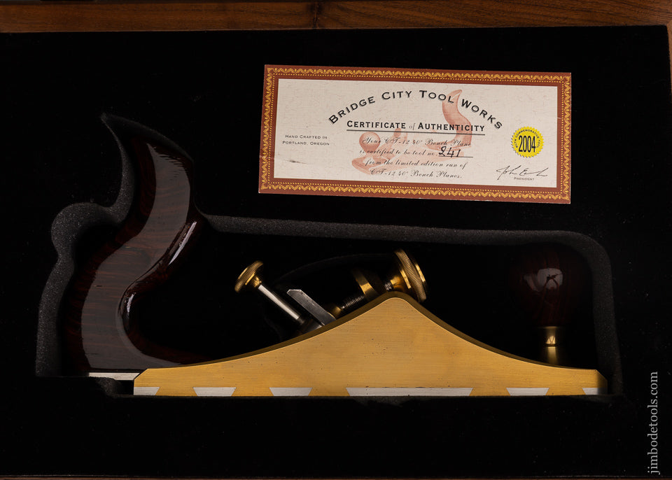 Phenomenal BRIDGE CITY TOOL WORKS No. CT-12 Bench Plane in Walnut Box - 103440