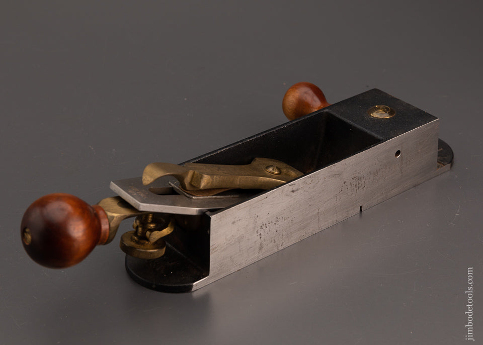 DISCONTINUED LIE NIELSEN No. 9 Piano Maker’s Miter Plane with Adjustable Mouth - 103625