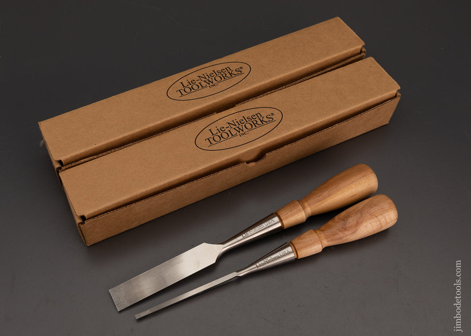 1/8 Inch (DISCONTINUED) & 3/4 Inch LIE NIELSEN Bevel Edge Chisels in Boxes - 103658