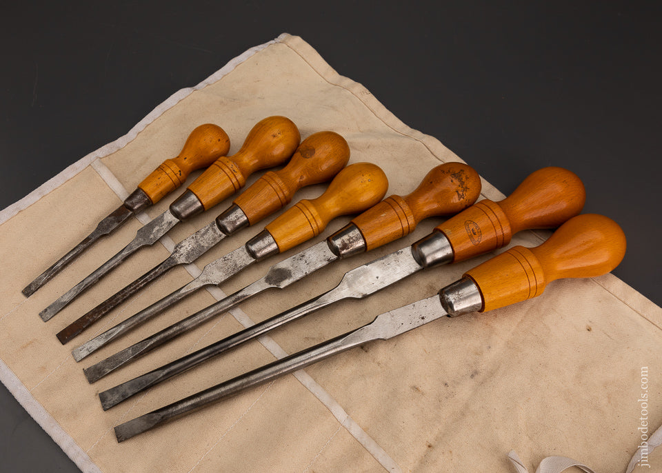 Pretty Set of English Beech Cabinet Maker’s Screwdrivers - 103701