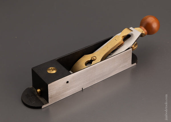DISCONTINUED Mint & Unused LIE NIELSEN No. 9 Piano Maker’s Miter Plane - 103738