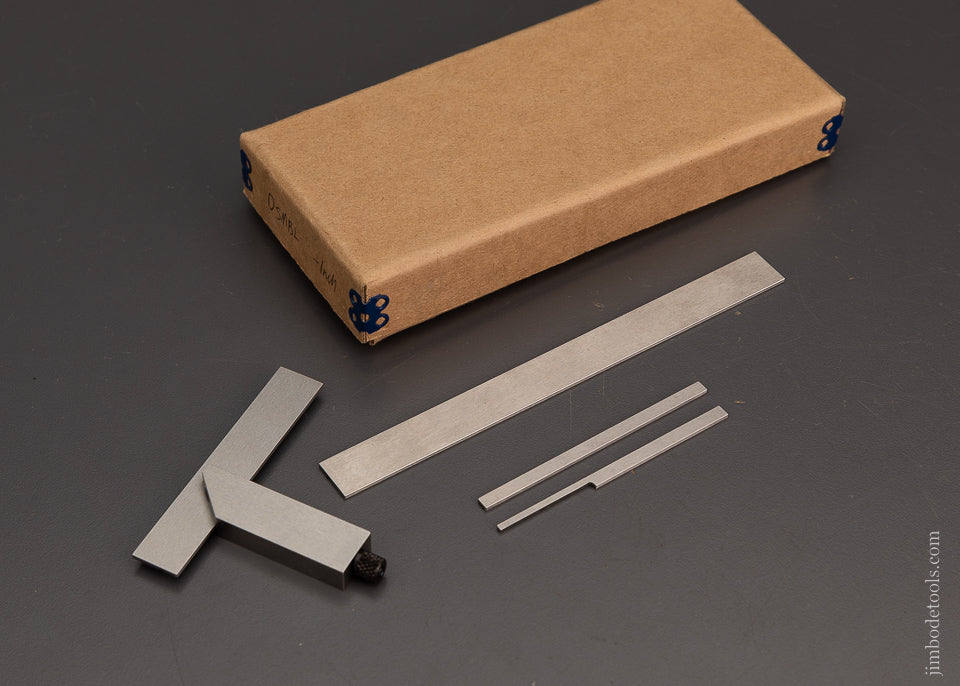 VESPER Double Square with 4 Scales in Box - 104184