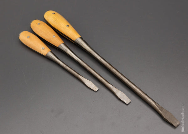 Set of 3 Mint New Old Stock IRWIN Screwdrivers - 104485