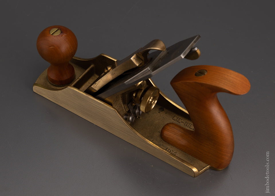 Hard-to-find LIE NIELSEN No. 4 Bronze Smooth Plane with 45° & 50° Frogs - 104621