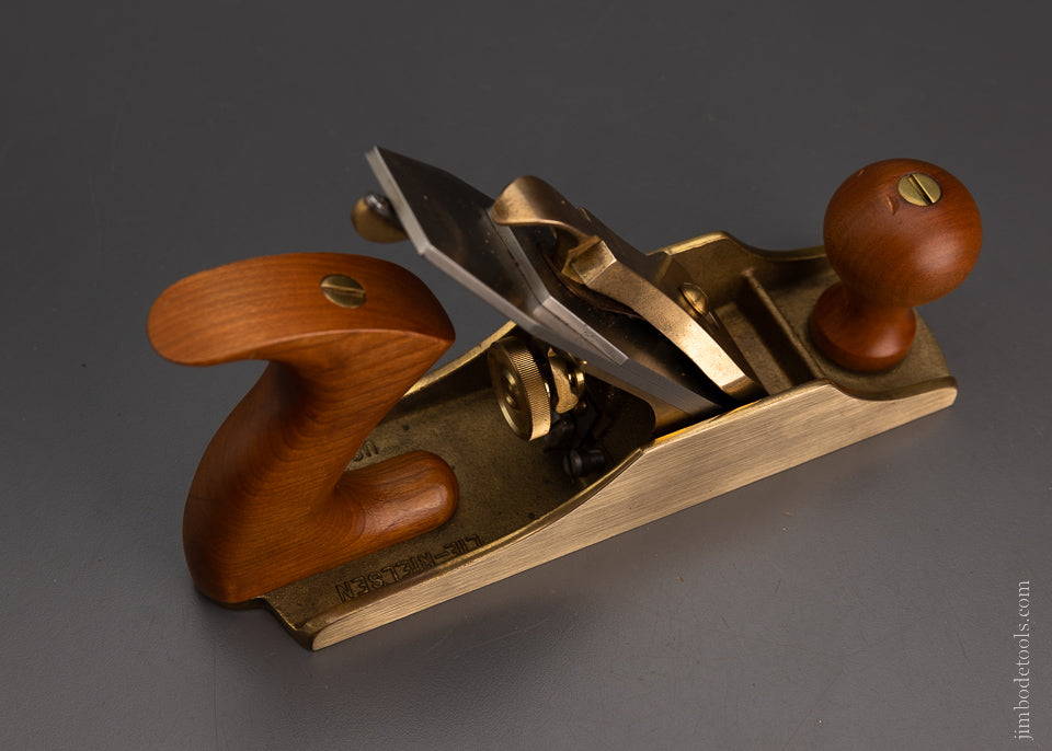 Hard-to-find LIE NIELSEN No. 4 Bronze Smooth Plane with 45° & 50° Frogs - 104621