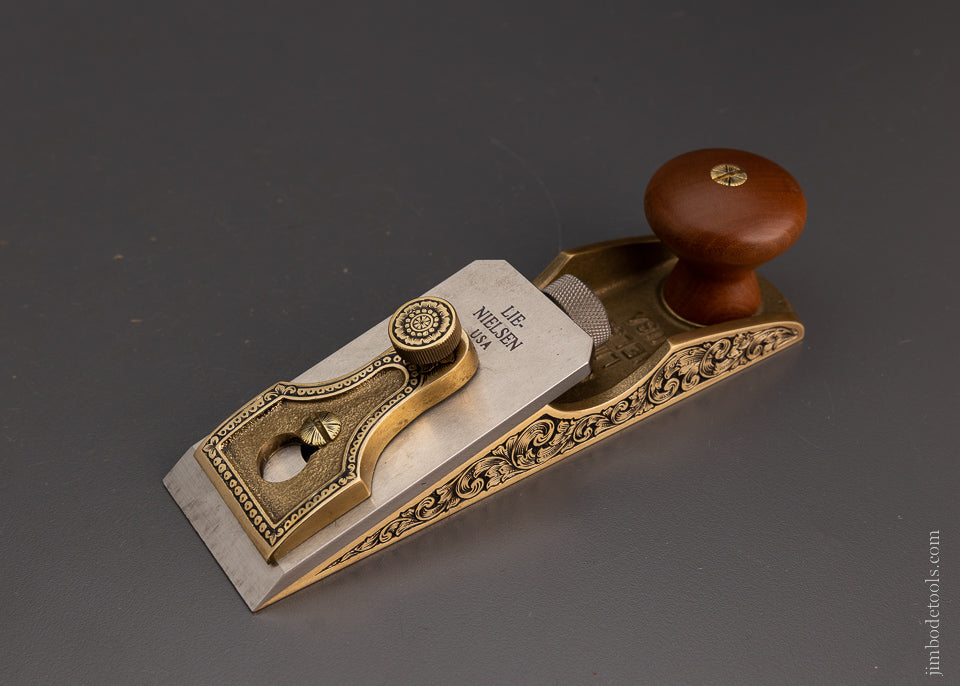 Spectacular LIE NIELSEN No. 97 1/2 Plane Lavishly Engraved by MIKHAIL DAVYDOV - 104629