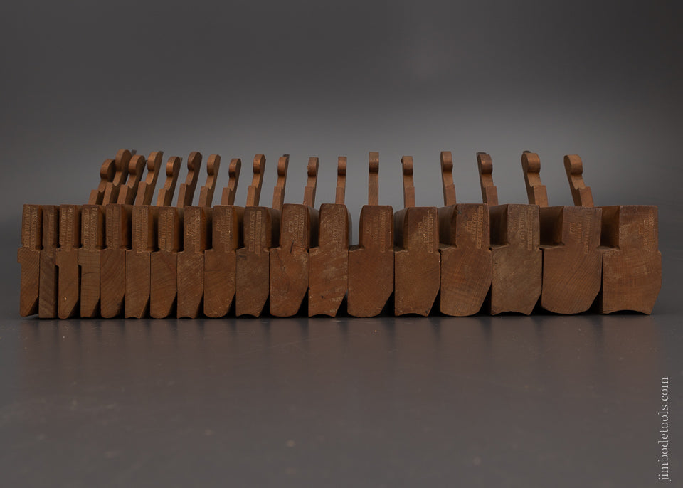 Very Crisp Set of 18 Hollow & Round Planes by T.J. M’MASTER & CO. Auburn, N.Y. - 104937