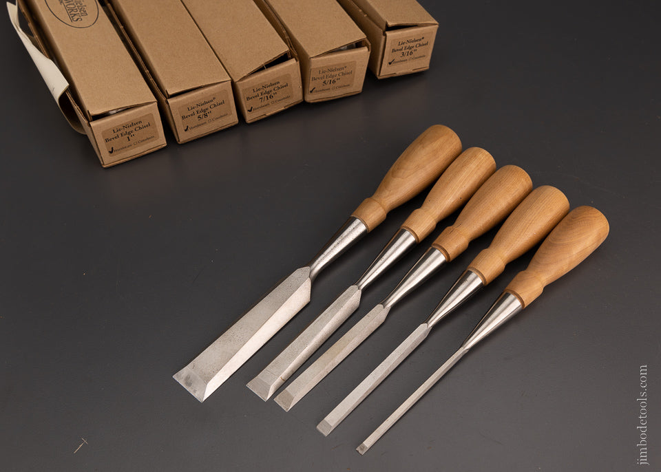 LIE NIELSEN Bevel Edge Chisels Mint in Boxes - 105602