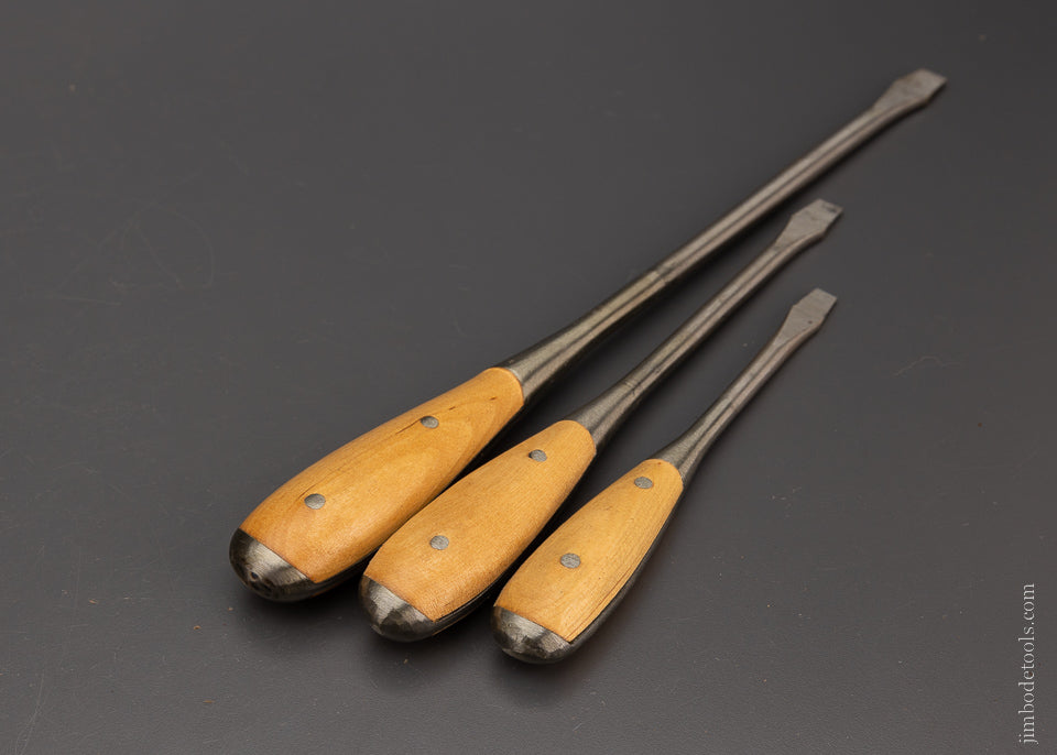 New Old Stock IRWIN Screwdrivers 8 1/2 to 16 1/4 inches long.105691