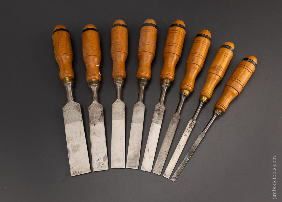 Fine Boxed Set of 8 BEAVER ISKILSTUNA SWEDEN Bevel Edge Chisels - 106034