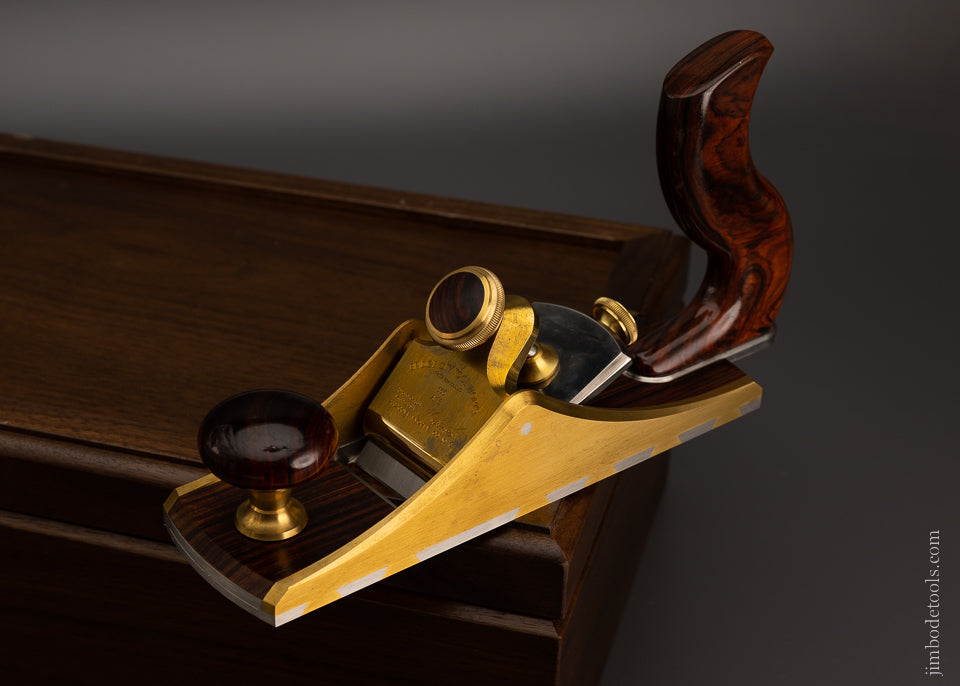 Dead Mint BRIDGE CITY TOOL WORKS CT-10 Low Angle Smooth Plane in Walnut Presentation Case - 106259