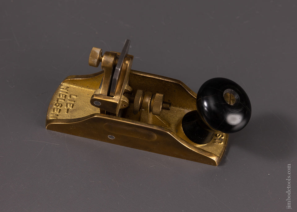 LIE NIELSEN No. 212 Bronze Scraper Plane with Ebony Knob - 106514