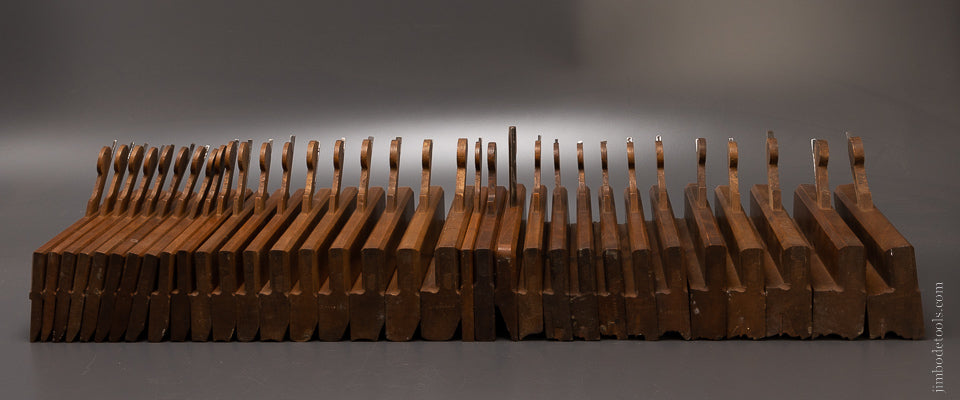 Amazing & Crisp Set of 23 Planes by IOHN GREEN incl. Hollow & Round & Moulding Planes 18th Century - 107117