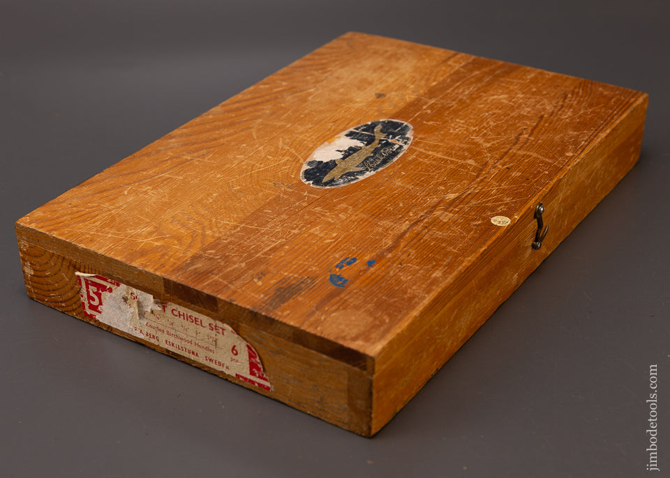 Really Fine Set of E.A. BERG ESKILSTUNA SWEDEN Bevel Edge Socket Chisels in Original Box - 107823