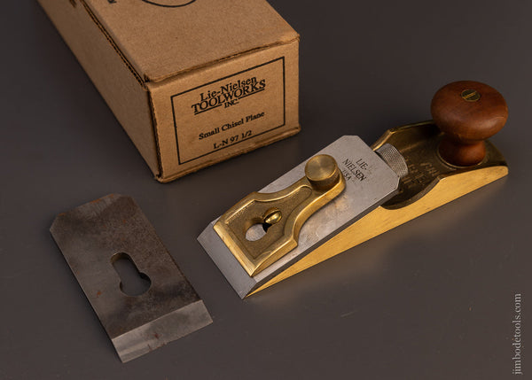 LIE NIELSEN No. LN 97 1/2 Small Chisel Plane Mint in Box with Extra Blade - 107558
